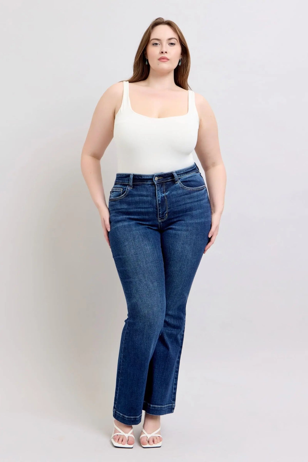 Trendsi jeans Dark / 1(25) Judy Blue Full Size High Rise Flare Jeans with Pockets Plus Size Judy Blue Full Size High Rise Flare Jeans with Pockets Plus Size