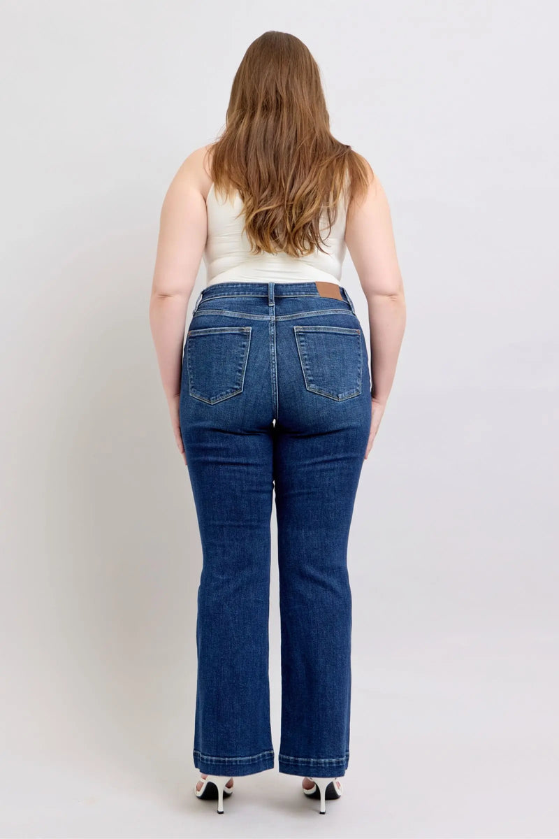 Trendsi jeans Judy Blue Full Size High Rise Flare Jeans with Pockets Plus Size Judy Blue Full Size High Rise Flare Jeans with Pockets Plus Size