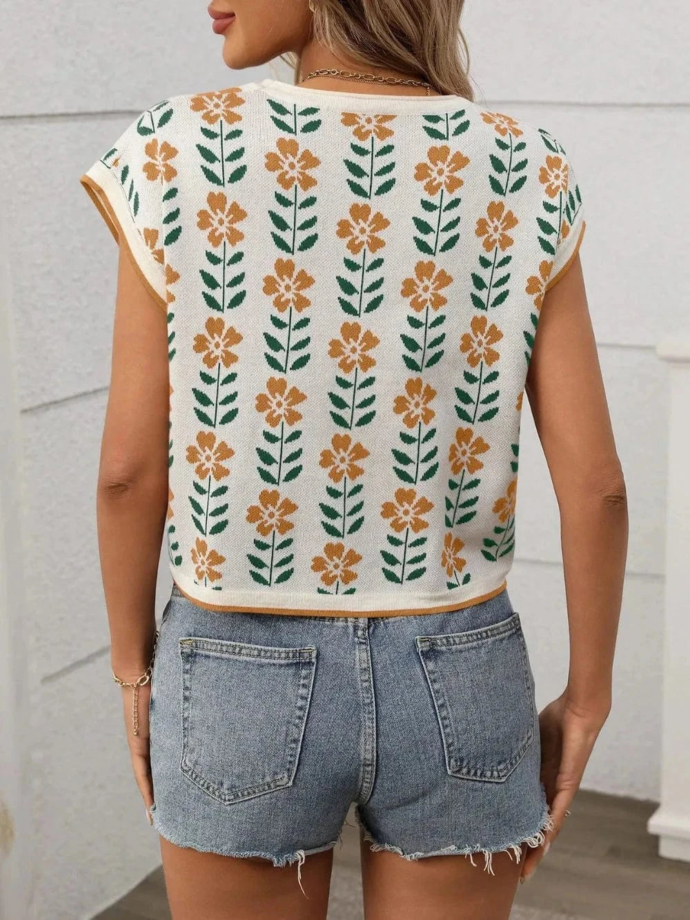 Trendsi Shirts and Blouse Flower Round Neck Short Sleeve Knit Top