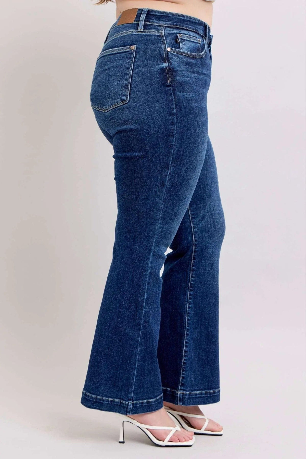 Trendsi jeans Judy Blue Full Size High Rise Flare Jeans with Pockets Plus Size