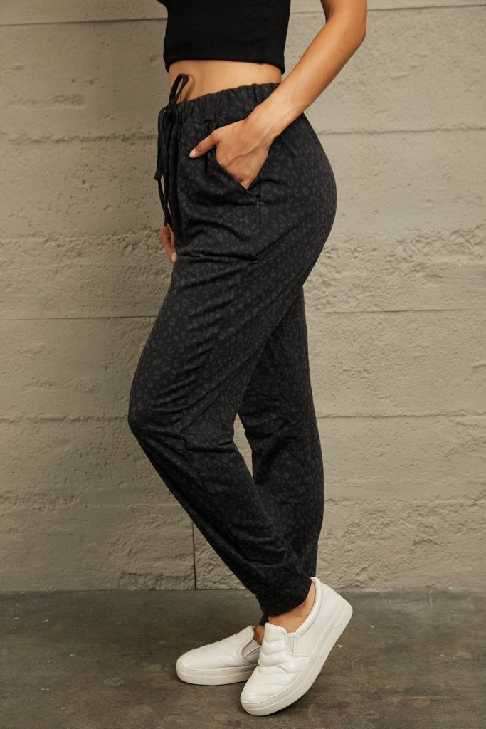 Leopard print joggers with pockets, alternate product image