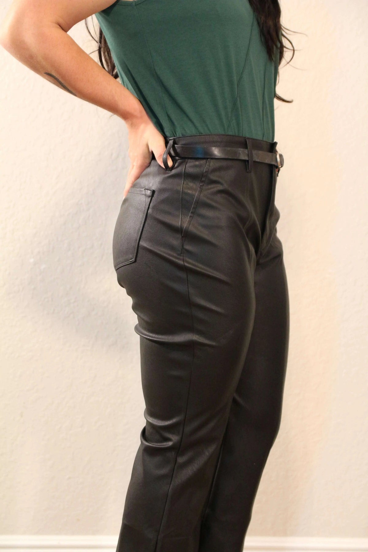 Trendsi Shirts and Blouses Round Neck Sleeveless Tank