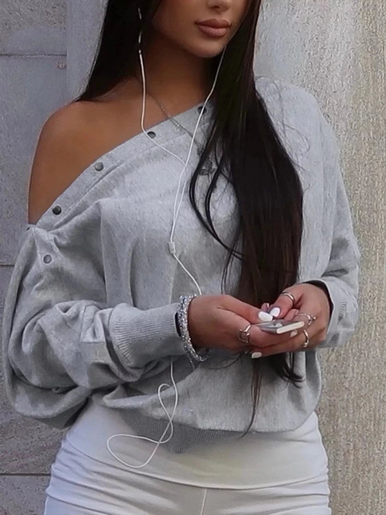 Studded off-shoulder long sleeve T-shirt